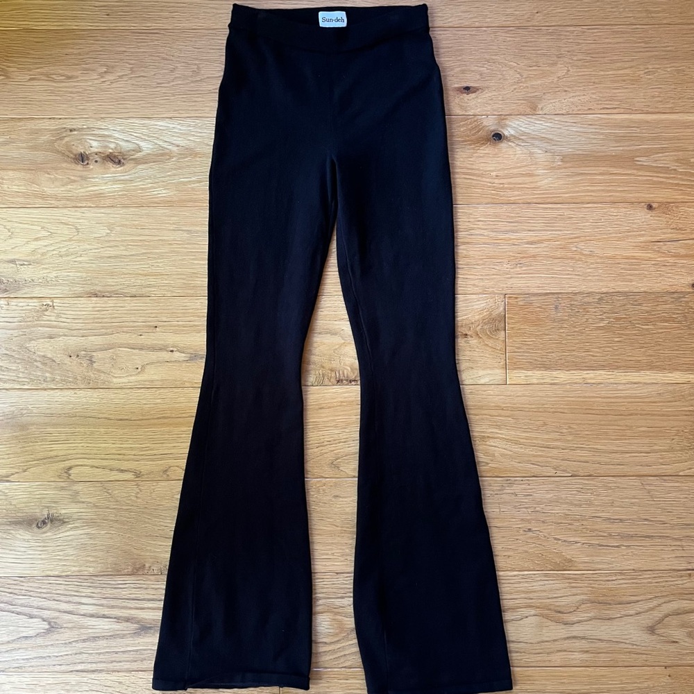 Aritzia Sunday Best Knit Flare Leggings. Black. Size XXS (2XS)